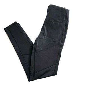 Zyia Black Momentum Brilliant Leggings
